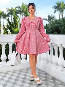 SHEIN EZwear Plus Size Lente/Zomer Vakantie Picknick Roze Geruite Swing A-lijn Jurk Met Peter Pan Kraag