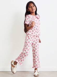 SHEIN Young Girls Set Of Raspberry Print Ruffled Collar Loose Blouse And Elastic Waist Flared Leg Pants With Ruffle Hem, Casual Cute Style For Spring