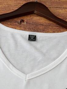 SHEIN LUNE Plus Size Cute Cat Pocket Graphic V-Neck Short Sleeve T-Shirt - White - View 4