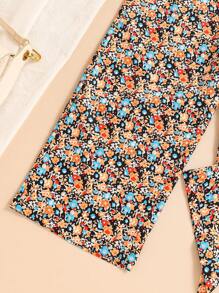 Sparklyn Bộ 2 chiếc áo crop top cổ chữ V tay lửng họa tiết dệt kim màu cam sáng và quần ống đứng họa tiết hoa nhỏ nhắn có cạp chun cho bé gái tuổi teen, trang phục thường ngày ngày lễ mùa hè - trái cam - Xem 3