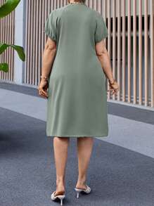 EMERY ROSE Plus Size Women Plain Round Neck Short Sleeve Pleated Pocket Casual Dress