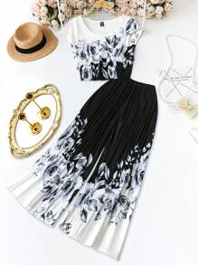 SHEIN Clasi Plus Size 2 Pieces Set, Shoulder Sleeve Rose Print Top With Pleated Shorts/Culottes
