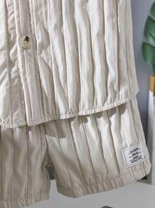 SHEIN 2 件套男童纯色短袖贴布羽绒衬衫和字母印花短裤