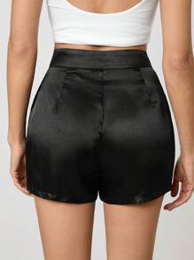 SHEIN Tall Women Solid Color Pleated Loose Casual Versatile Shorts - Black - View 2