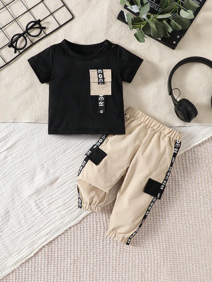 男婴字母印花口袋短袖 T 恤和裤子 2 件套