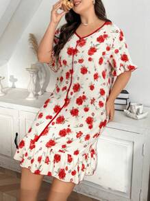 Camisón de talla grande con cuello en V, volantes y estampado romántico de rosas