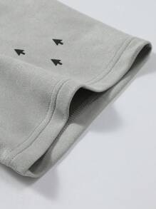 Manfinity Hypemode "Men's Casual Daily Style, Spring Vacation Look, INS Matching Item: Unique Niche Suede Fabric Short-Sleeve T-Shirt In Light Gray-Green With A 3D Foam Printed Design On The Front, Featuring A Heart And The Valentine's Day Slogan 'I FEEL IN LOVE WITH YOU INSTANTLY.' This T-Shirt Is Perfect For Spring And Summer Outfits And Ideal For Matching Couple Styles, Making It A Great Gift For Boyfriends Or Husbands."