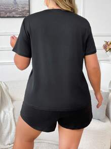 Plus Size Heart Print Short Sleeve Top & Shorts Pajama Set, Minimalist, Outfits - Black - View 2