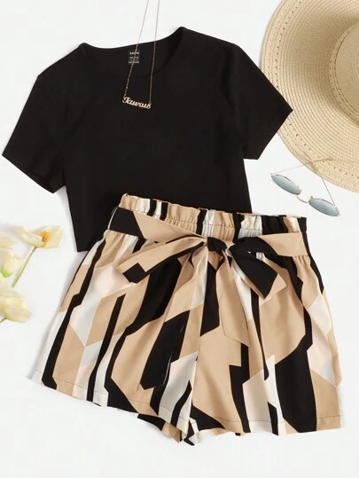 SHEIN Essnce 2 件套女士纯色短袖上衣和短裤套装，简单休闲日常穿着