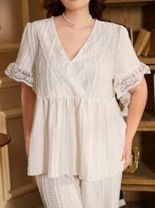 Plus Size Women Wavy Jacquard Striped Ruffle Hem Short Sleeve & Long Pants Pajamas Set - Apricot - View 4