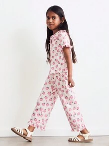 SHEIN Young Girls Set Of Raspberry Print Ruffled Collar Loose Blouse And Elastic Waist Flared Leg Pants With Ruffle Hem, Casual Cute Style For Spring
