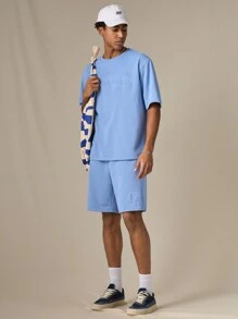 Manfinity RebelGame 标准尺寸男士时尚休闲 3D 压花 LA 文字图案浅蓝色 T 恤套装