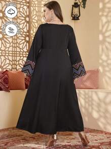 Al Najma Vestido elegante de talla grande con cuello cuadrado, cintura ceñida y borde acampanado con efecto de empalme - Multicolor - Ver 2