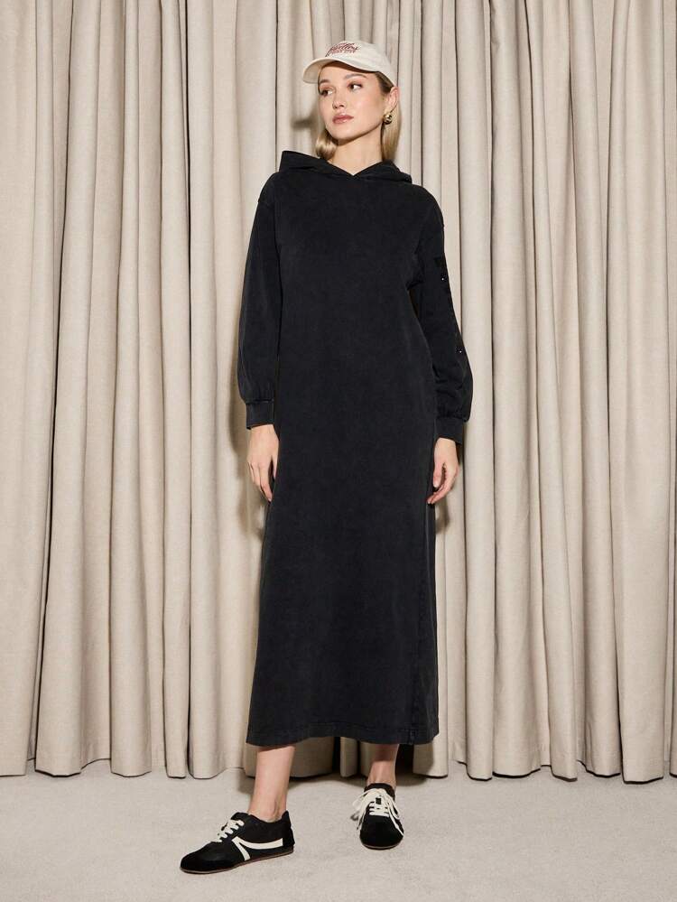 Lässiges, gemütliches Kapuzenpulloverkleid aus weicher Mischung