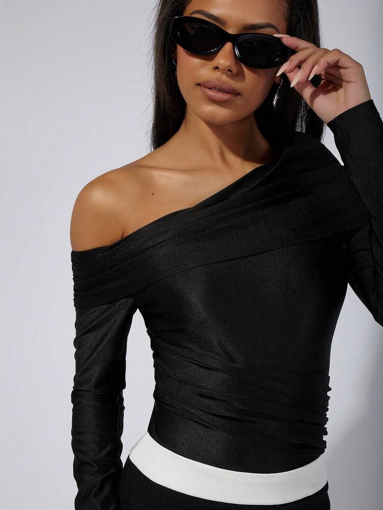 COSMINA 1pc Women's Elegant Figure Hugging Ruffled Oblique Shoulder Long Sleeve Black Bodysuit, Spring/Summer - Black - View 5