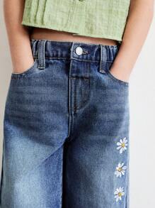 SHEIN Young Girls' Cute & Sweet Vintage Floral Embroidered Jeans
