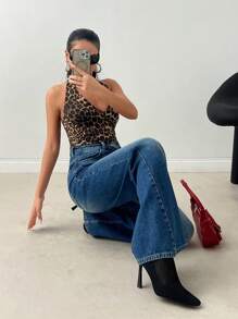 RueChic Women's Flared Pockets Casual Versatile Denim Jeans - Medium Wash - View 4