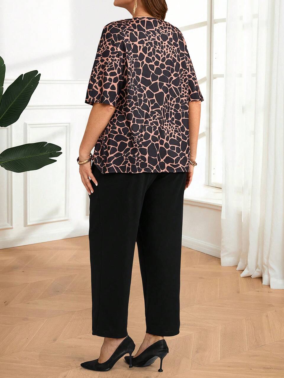 2pcs Plus Size Women Full Print Short Sleeve Top And Pants Set,Elegant Black Summer Clothes,Smart Casual Office Vacation Outfits,Modest Summer Outfit