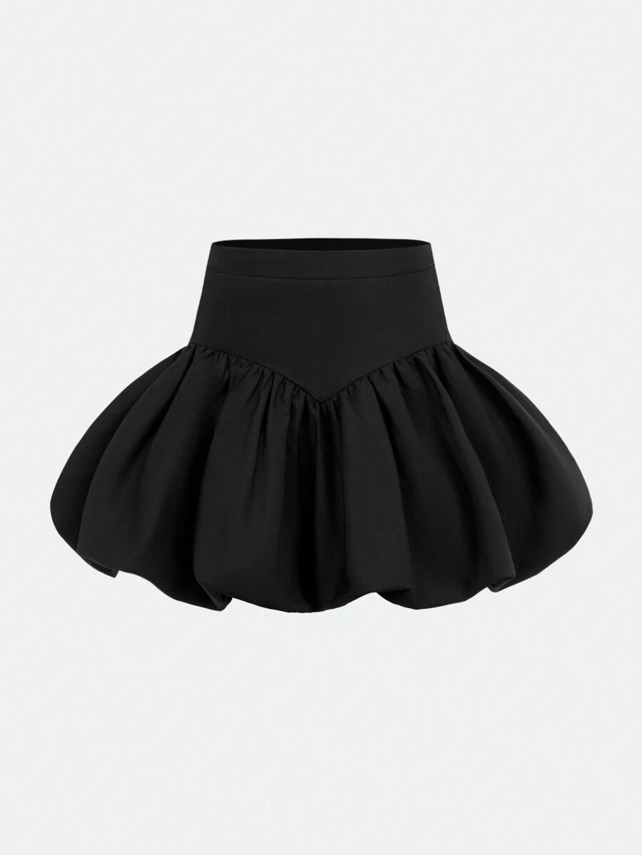 年轻女孩编织风景印花休闲短裤