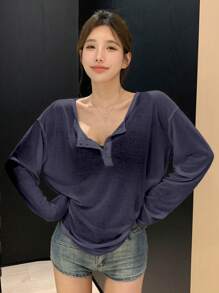 DAZY 女士纯色简约休闲T恤，时尚日常穿着长袖女上衣 - 藏蓝色 - 查看 4