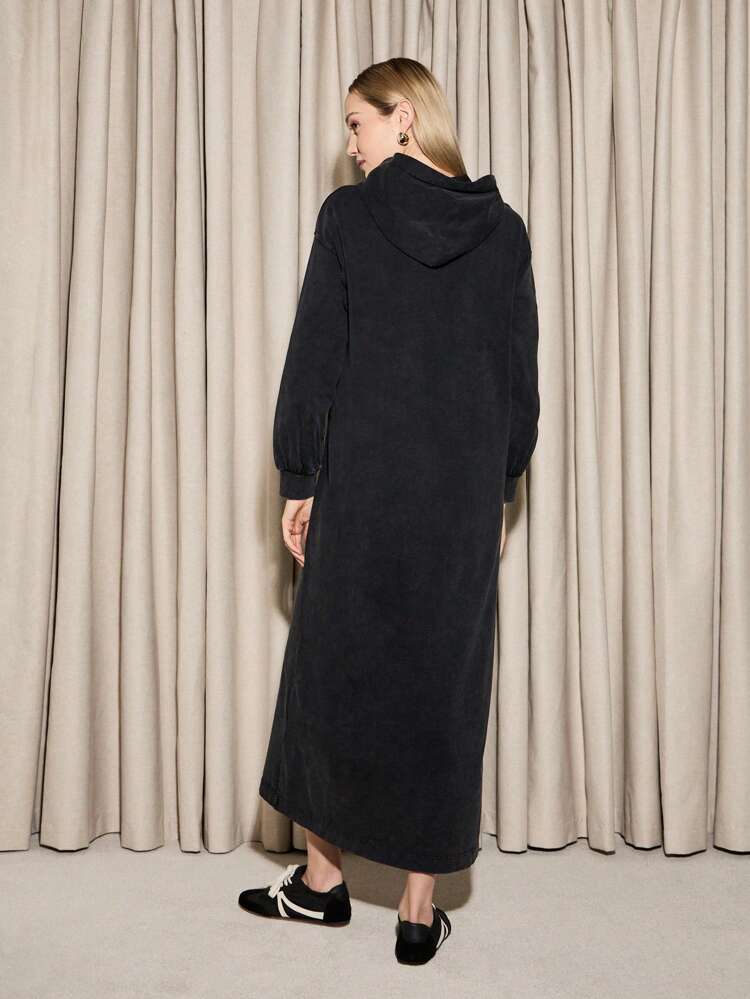 Lässiges, gemütliches Kapuzenpulloverkleid aus weicher Mischung