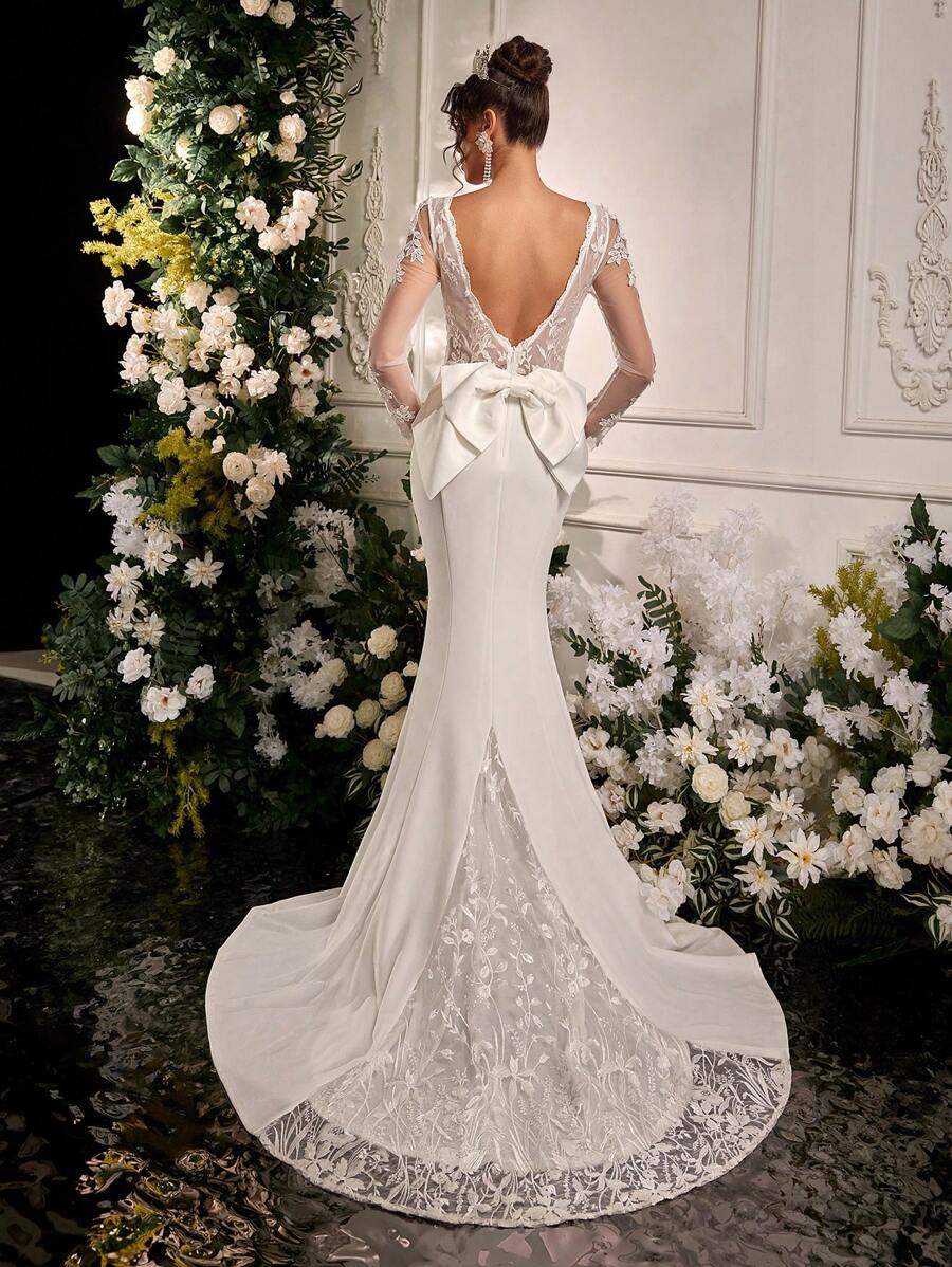 Glamrae Váy Maxi dài tay cổ chữ V màu kem thanh lịch & sang trọng với tấm vải mỏng, trang trí nơ lớn, chèn ren thêu, vải satin co giãn có đuôi, thích hợp cho đám cưới, tiệc tùng, tuần trăng mật - Màu be - Xem 1