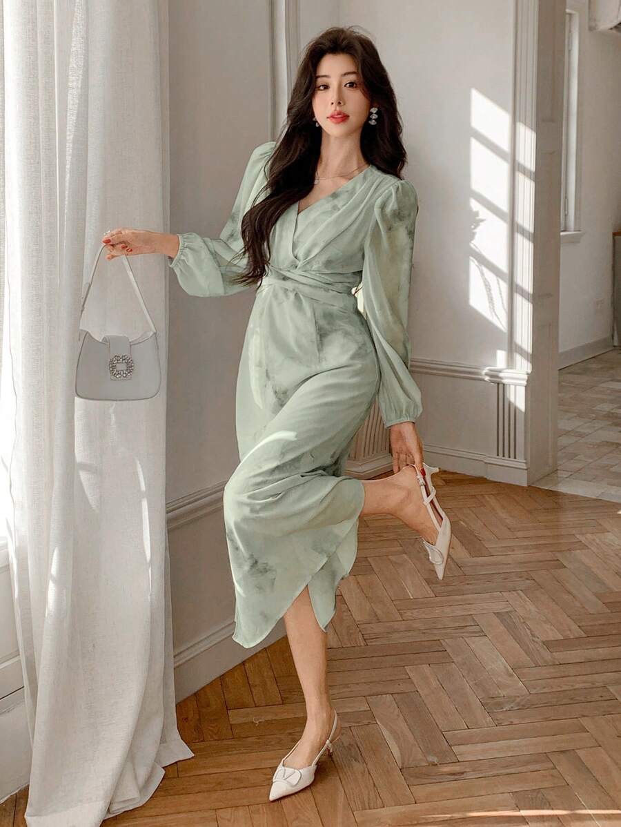 DAZY V-Neck All-Over Floral Print Mid-Calf Casual Dress For Women, Minimalist & Fashionable For Everyday Wear Elegant,Fall Dress Long Sleeve Dress - Green - View 1