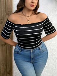 SHEIN LUNE Camiseta de manga corta con hombros descubiertos y rayas de estilo casual para mujer de talla grande, ideal para vacaciones, conciertos, festivales de verano y otros eventos. Diseño sencillo y de moda para el verano.