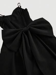 SHEIN MOD Vestido Preto Curto Atrás e Longo na Frente com Laço Frontal Volumoso e Costas Franzidas, Roupa de Réveillon, Vestidos Elegantes Femininos, Conjuntos de Festa Femininos, Roupas com Laço, Vestidos Femininos, Vestido Preto Social, Conjuntos Femininos para Férias, Vestido Preto Longo, Vestido Vermelho Sexy