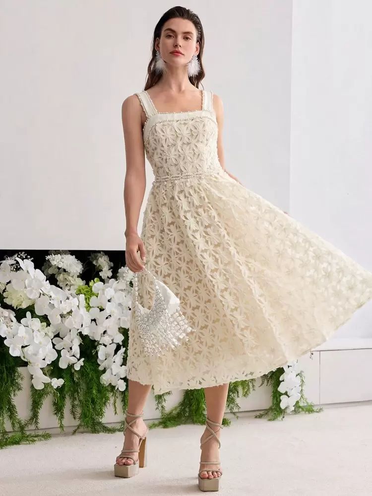 VESTIDO FRANZIDO CONTAS DE PÉROLAS FALSAS