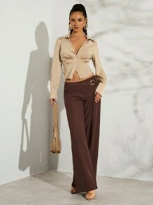 Glamine Camisa feminina de cor sólida com sobreposição frontal, plissada, decote em V profundo, lapela, elegante e sexy, manga comprida - Tops femininos, Dia dos Namorados - Caqui - Ver 1