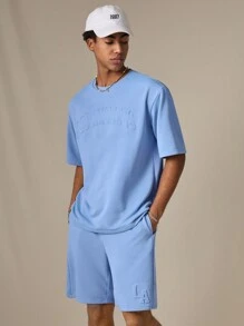 Manfinity RebelGame 标准尺寸男士时尚休闲 3D 压花 LA 文字图案浅蓝色 T 恤套装