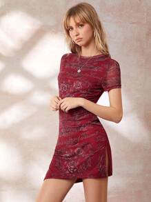 Easelle Vestido mini ajustado con abertura lateral, estampado de patrón vintage de palacio, color rojo, para mujer, de estilo casual