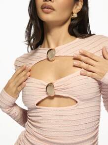 MISSGUIDED Ruched Bodycon Mini Dress With Double Ring Cut-Out Detail Long Sleeve Party Club Night Out Evening Dress - Dusty Pink - View 3