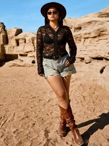 SHEIN EZwear Blusa de encaje transparente sexy y de moda para talla grande