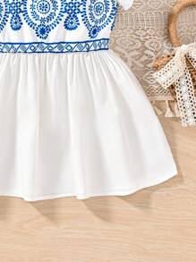 Blusa casual de vacaciones con estampado azul y ribete de volantes para niña preadolescente