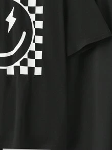 SHEIN 2 piezas Conjuntos casuales para adolescentes de camiseta de ajuste holgado con estampado de sonrisa sencilla y pantalones cortos; Ropa de primavera; Ropa para adolescentes varones; Chaquetas para adolescentes varones, vuelta al cole en primavera