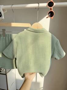 SHEIN Leap Crew 3pcs/Set Young Boys/Girls Comfortable Casual Versatile Fashionable Cute Fresh Green Shirt, White Star Print T-Shirt And Pocket Shorts Set, Suitable For Spring/Summer, Daily Wear, Sports, Outings, School, Gatherings, Holidays, Performances, Photo Shoots - Green - View 2