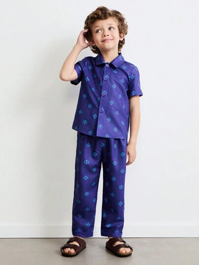 SHEIN 男童短袖衬衫和裤子套装，简约时尚，适合日常休闲穿着