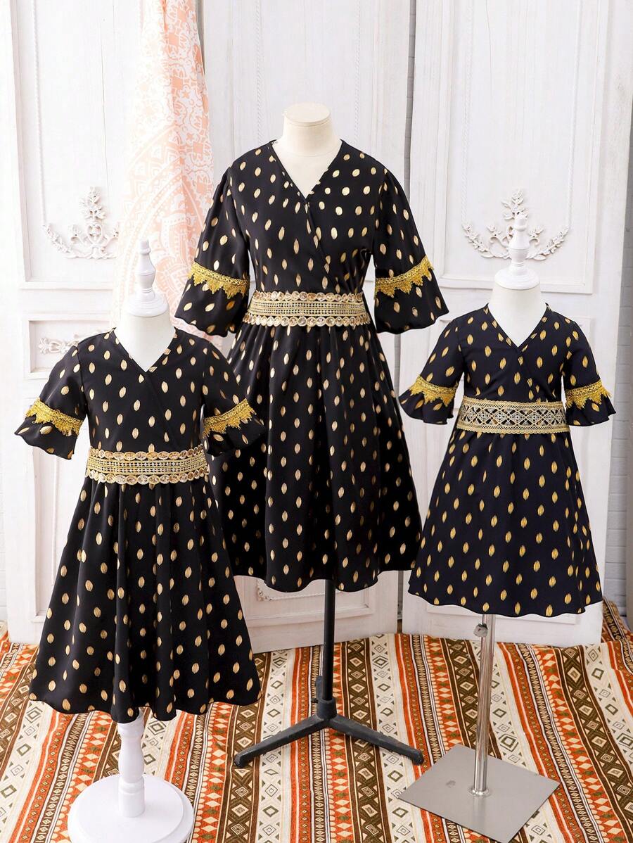 SHEIN 女童高贵 V 领黑色和金色波尔卡圆点蕾丝花边腰部收腰中长连衣裙，日常穿着兄弟姐妹装套装（单独出售，3 件） - 彩色 - 查看 1