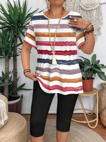 休闲拼色条纹圆领短袖图案 T 恤和紧身裤 2 件套，适合大码女士，夏季女士外出装