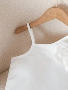 SHEIN 2pcs/Set Girls Solid Color 3D Flower Decor Sleeveless Top And Shorts Set - Multicolor - View 3