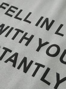 Manfinity Hypemode "Men's Casual Daily Style, Spring Vacation Look, INS Matching Item: Unique Niche Suede Fabric Short-Sleeve T-Shirt In Light Gray-Green With A 3D Foam Printed Design On The Front, Featuring A Heart And The Valentine's Day Slogan 'I FEEL IN LOVE WITH YOU INSTANTLY.' This T-Shirt Is Perfect For Spring And Summer Outfits And Ideal For Matching Couple Styles, Making It A Great Gift For Boyfriends Or Husbands."