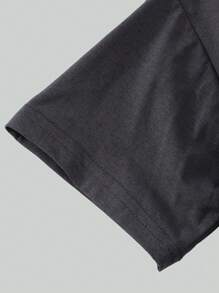 1pc Boys Casual Street Style Letter & Teddy Bear Graphic Round Neck Short Sleeve T-Shirt, Summer. This Gray Tee Features "FRIENDSHIP" And The Inspiring Message "Believe In Oneself" Printed, With Two Cute Cartoon Bear Figures Standing Side By Side, Conveying The Beautiful Meaning Of Friendship And Trust. Whether Gathering With Friends Or Casual Daily Wear, This T-Shirt Will Radiate A Warm And Friendly Vibe.