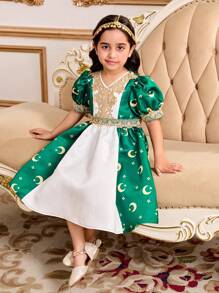 Robe élégante minimaliste de luxe pour jeune fille avec couleur unie et manches courtes avec empiècement