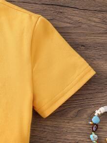 SHEIN 2 Stücke Kleine Mädchen Set: Einfaches gestricktes T-Shirt mit Rundhalsausschnitt & Flare Hose mit Blümchenmuster - Gelb - Übersicht 6