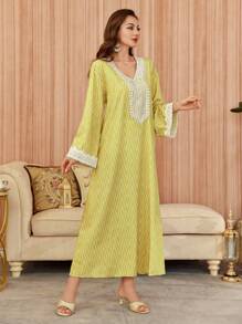 Al Najma 纯色 V 领长袖简约阿拉伯长裙，朴素的卡夫坦