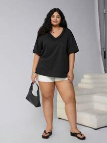 SHEIN EZwear Damen T-Shirt in Große Größen, schwarz, Kurzarm, V-Ausschnitt mit Tasche, Frühling/Sommer
