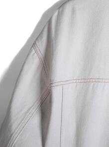 Manfinity Homme Chaqueta vaquera de manga larga con bolsillo utilitario y abotonadura sencilla para hombres de talla grande, otoño