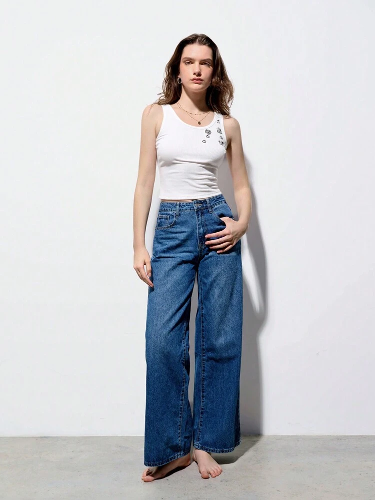 SHEIN Maija Spring And Summer New Style White Metal Three-Dimensional Flower Tank Top For Women, Urban, Modern, Elegant, Sleeveless, Daily Casual Commuting, Suitable For Going Out, Vacation, Festival Party, Wedding Date Wear